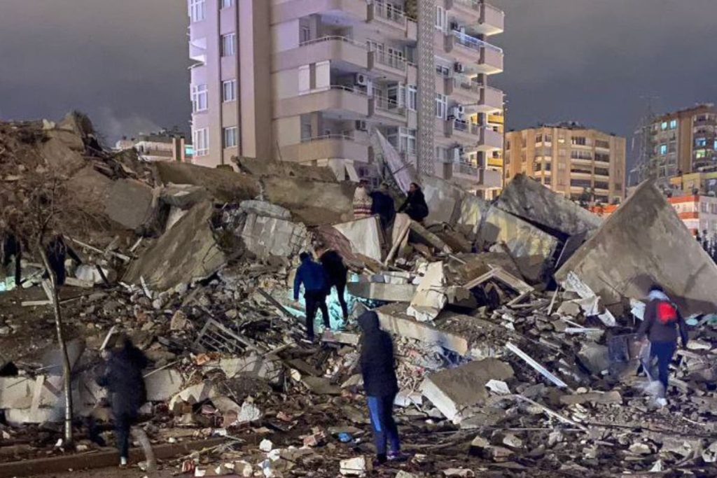 Terremotos causaron daños en 22 hospitales de Turquía y Siria, según OMS