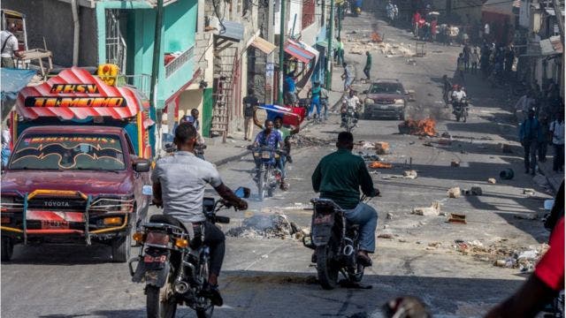 Cansados de la inseguridad, haitianos elogian la intervención de una fuerza extranjera