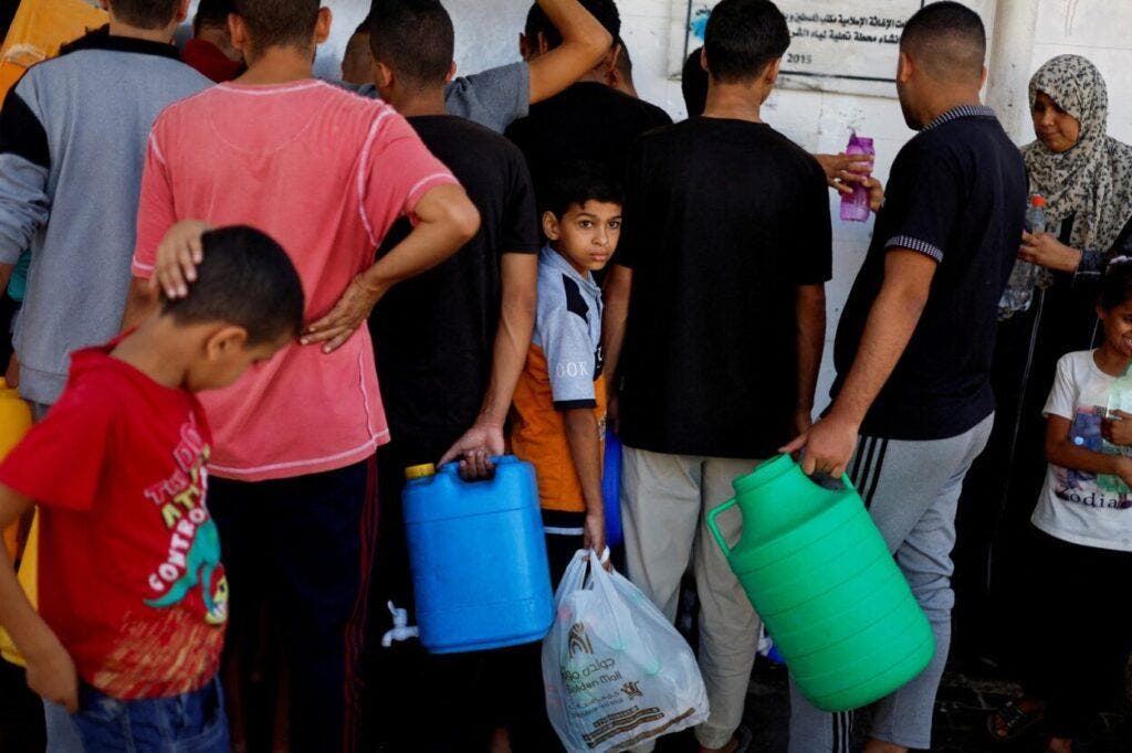 Israel abre otra tubería para suministrar agua potable a Gaza en medio de guerra con Hamás