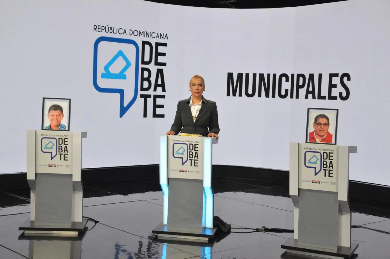 Debate electoral: Delin Paulino presenta propuestas para SDO