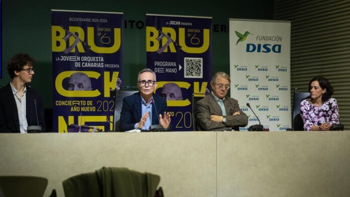 Javier Lozano, Horacio Umpiérrez, Víctor PabloPérez y Amayra Peñate en el Auditorio de Tenerife.