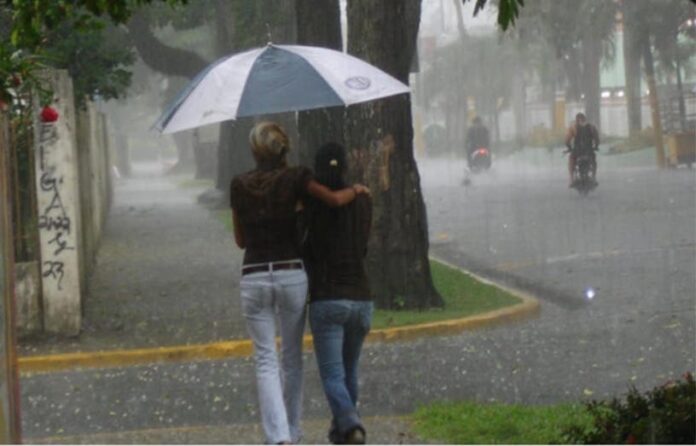 El COE emite alerta amarilla para el Gran Santo Domingo