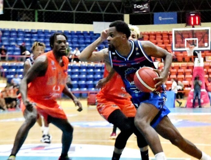 Juan Miguel Suero con 29 puntos le da primera victoria al Club La Matica en la final del Baloncesto de La Vega