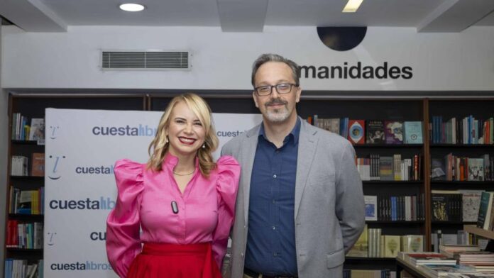 Vilma Núñez presenta obra en Cuesta Libros