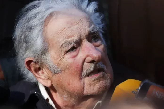 Le colocan un stent a expresidente Mujica