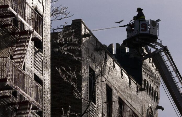 Siete heridos fuego en el Bronx, N. York