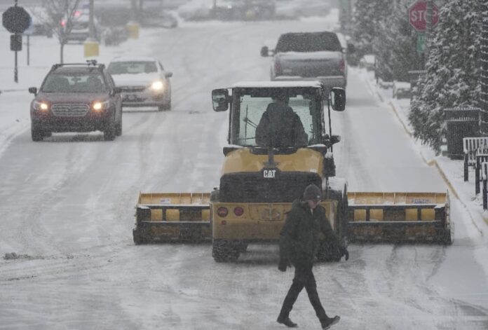 Una fuerte tormenta invernal golpea parte del centro de EEUU