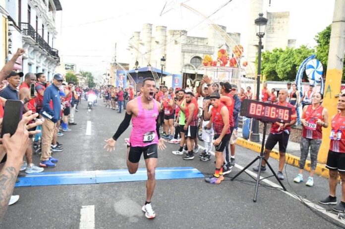 Rodríguez establece récord Maratón La Vega- Moca