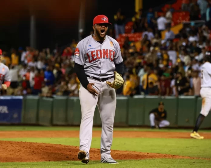 Leones consiguen primera victoria del round robin, vencen 4-2 a Águilas