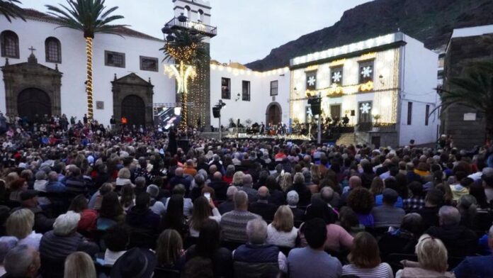 La Jocan durante el primero de los tres conciertos de Año Nuevo que ofrecerá en Canarias.  