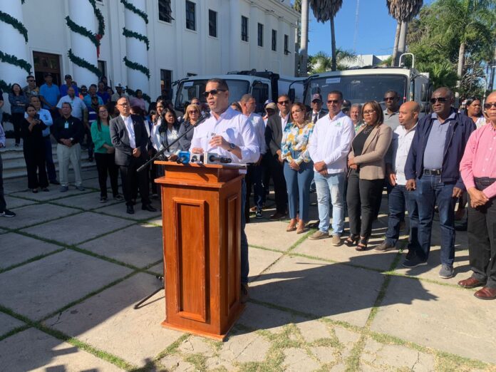 Cuatro camiones recolectores de basura se suman a flota de San Juan

