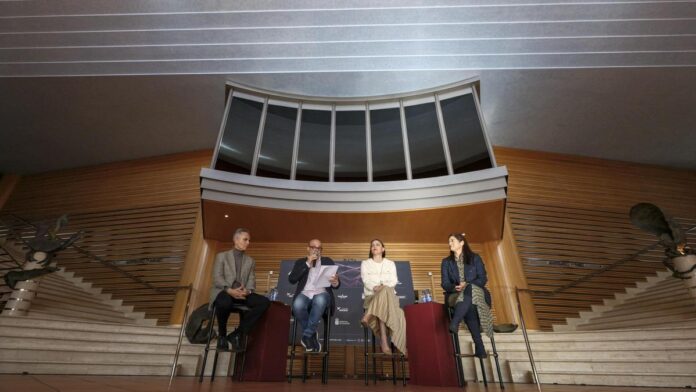 Horacio Umpiérrez, Jorge Perdigón, Migdalia Machín y Sara Mateos, ayer, en el auditorio Alfredo Kraus, durante la presentación de los conciertos.