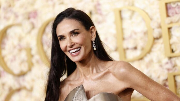 Demi Moore, en la gala de los Globos de Oro celebrada en Beverly Hills