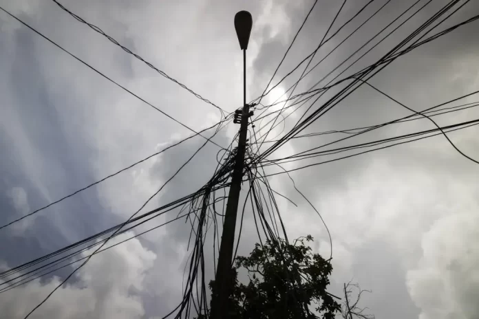 Se restablece la energía en casi todo Puerto Rico tras un apagón generalizado