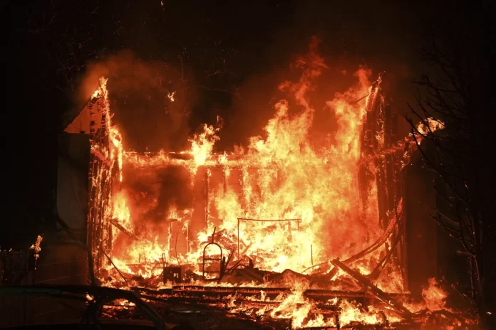 NBA pospone el partido entre Lakers y Hornets debido a los incendios forestales en Los Ángeles